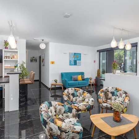 In With Wifi Apartment *