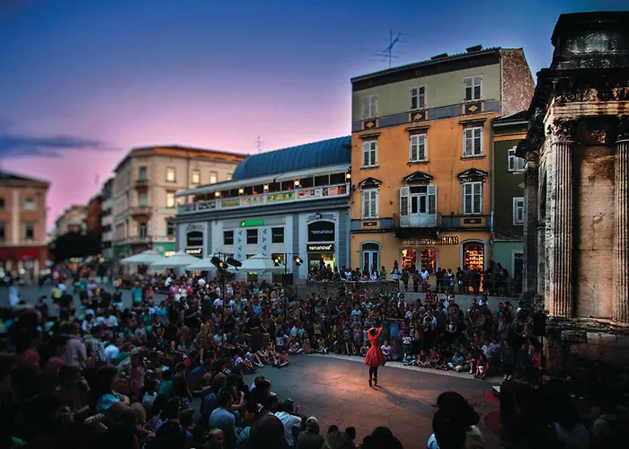 아파트 In With Wifi 풀라